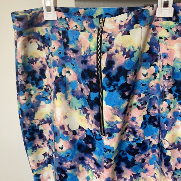 Multicolor pencil skirt - Picture 3 of 3